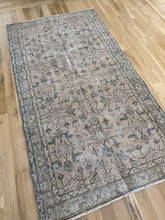 Load image into Gallery viewer, Vintage Turkish 3’9” x 6’11”