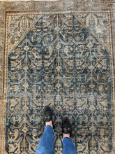 Load image into Gallery viewer, Antique Malayer 4’3” x 6’9”