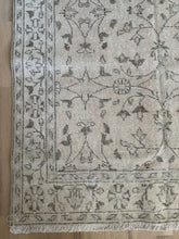 Load image into Gallery viewer, Vintage Turkish 3’10 x 6’8”