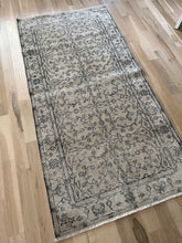 Load image into Gallery viewer, Vintage Turkish 3’2” x 6’4”