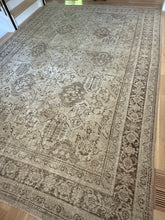Load image into Gallery viewer, Antique Mahal 9’2” x 13’
