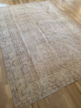 Load image into Gallery viewer, Vintage Turkish 7’ x 10’2”