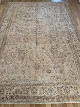 Load image into Gallery viewer, Vintage Turkish 7’2” x 10’7”