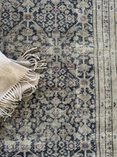 Load image into Gallery viewer, Antique Mahal 7’10” x 10’’8”