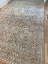 Load image into Gallery viewer, Antique Mahal 8’ x 13’7”