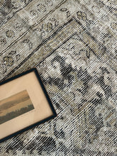 Load image into Gallery viewer, Antique Mahal 10’ x 13’1”