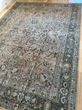 Load image into Gallery viewer, Antique Mahal 8’2” x 11’