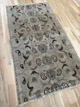 Load image into Gallery viewer, Vintage Turkish 3’6” x 6’8”
