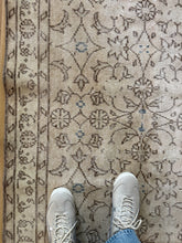 Load image into Gallery viewer, Vintage Turkish 3’1” x 6’6”