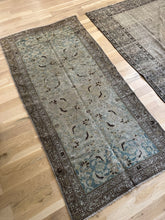 Load image into Gallery viewer, Antique Malayer 3’ x 6’