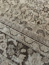 Load image into Gallery viewer, Antique Mahal 9’3” x 12’