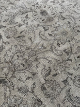 Load image into Gallery viewer, Vintage Tabriz 9’11” x 12’9”