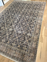 Load image into Gallery viewer, Vintage Turkish 6’6” x 10’