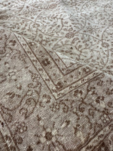Load image into Gallery viewer, Vintage Kayseri 6’6” x 9’6”