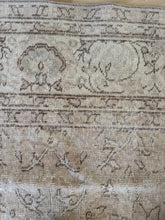 Load image into Gallery viewer, Vintage Turkish 7’ x 10’2”