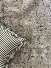 Load image into Gallery viewer, Vintage Turkish 7’5” x 10’