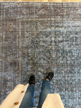 Load image into Gallery viewer, Antique Mahal 7’10” x 10’3”