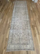 Load image into Gallery viewer, Vintage Turkish 3’1” x 11’5”