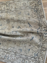 Load image into Gallery viewer, Vintage Turkish 3’5” x 5’11”