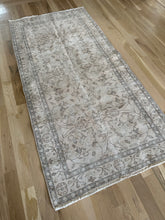 Load image into Gallery viewer, Vintage Turkish 3’3” x 6’7”