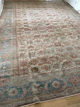 Load image into Gallery viewer, Antique Mahal 10’ x 13’8”