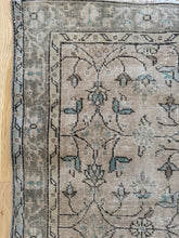 Load image into Gallery viewer, Vintage Turkish 3’9” x 6’11”