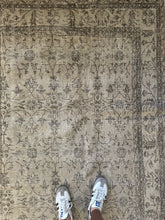 Load image into Gallery viewer, Vintage Turkish 7’3” x 10’9”