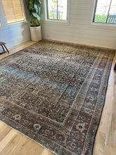 Load image into Gallery viewer, Antique Mahal 9’ x 11’1”