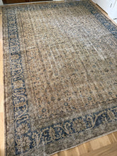 Load image into Gallery viewer, Vintage Turkish 9’4” x 12’10”
