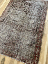 Load image into Gallery viewer, Antique Mahal 4’2” x 6’4”