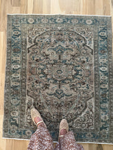 Load image into Gallery viewer, Antique Heriz 3’9” x 4’5”