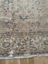 Load image into Gallery viewer, Vintage Kayseri 8’10” x 12’4”