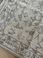 Load image into Gallery viewer, Vintage Turkish 3’2” x 6’8”