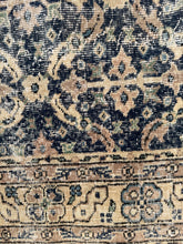 Load image into Gallery viewer, Vintage Turkish 5’ x 7’11”