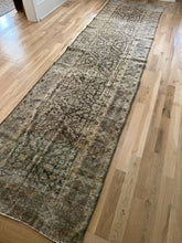 Load image into Gallery viewer, Antique Mahal 3’7” x 13’1”