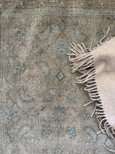 Load image into Gallery viewer, Antique Tabriz 9’10” x 12’8”