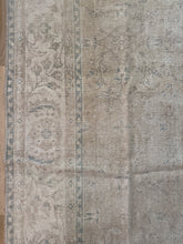 Load image into Gallery viewer, Vintage Turkish 6’9” x 8’4”