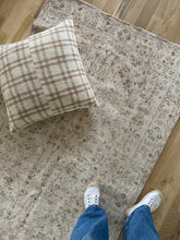 Load image into Gallery viewer, Vintage Turkish 3’10” x 6’11”