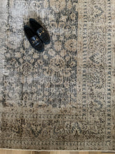 Load image into Gallery viewer, Vintage Oushak 8’9” x 12’1”