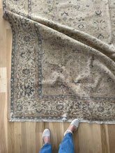 Load image into Gallery viewer, Vintage Kayseri 8’10” x 12’4”