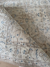 Load image into Gallery viewer, Vintage Turkish 3’11” x 6’9”