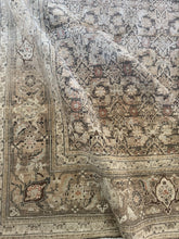 Load image into Gallery viewer, Antique Mahal 9’ x 12’7”