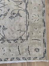 Load image into Gallery viewer, Vintage Turkish 2’3” x 6’11”