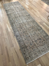 Load image into Gallery viewer, Vintage Turkish 3’ x 10’3”