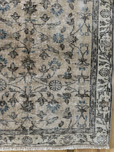 Load image into Gallery viewer, Vintage Turkish 3’ x 5’11”