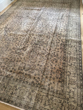 Load image into Gallery viewer, {ON HOLD} Vintage Turkish 8’10” x 13’4”