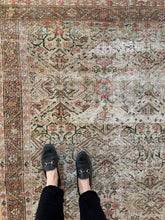 Load image into Gallery viewer, Antique Mahal 4’2” x 6’9”