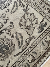 Load image into Gallery viewer, Vintage Tabriz 9’11” x 12’9”