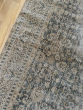 Load image into Gallery viewer, Vintage Oushak 8’9” x 12’1”