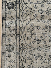 Load image into Gallery viewer, Vintage Turkish 3’2” x 6’4”